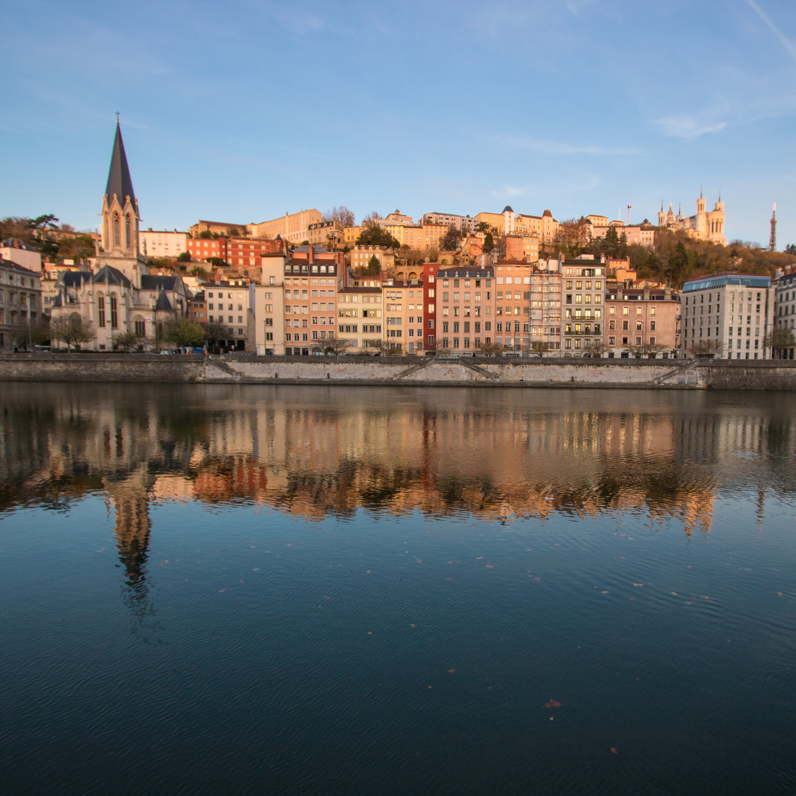 Hire a Private Jet to Lyon