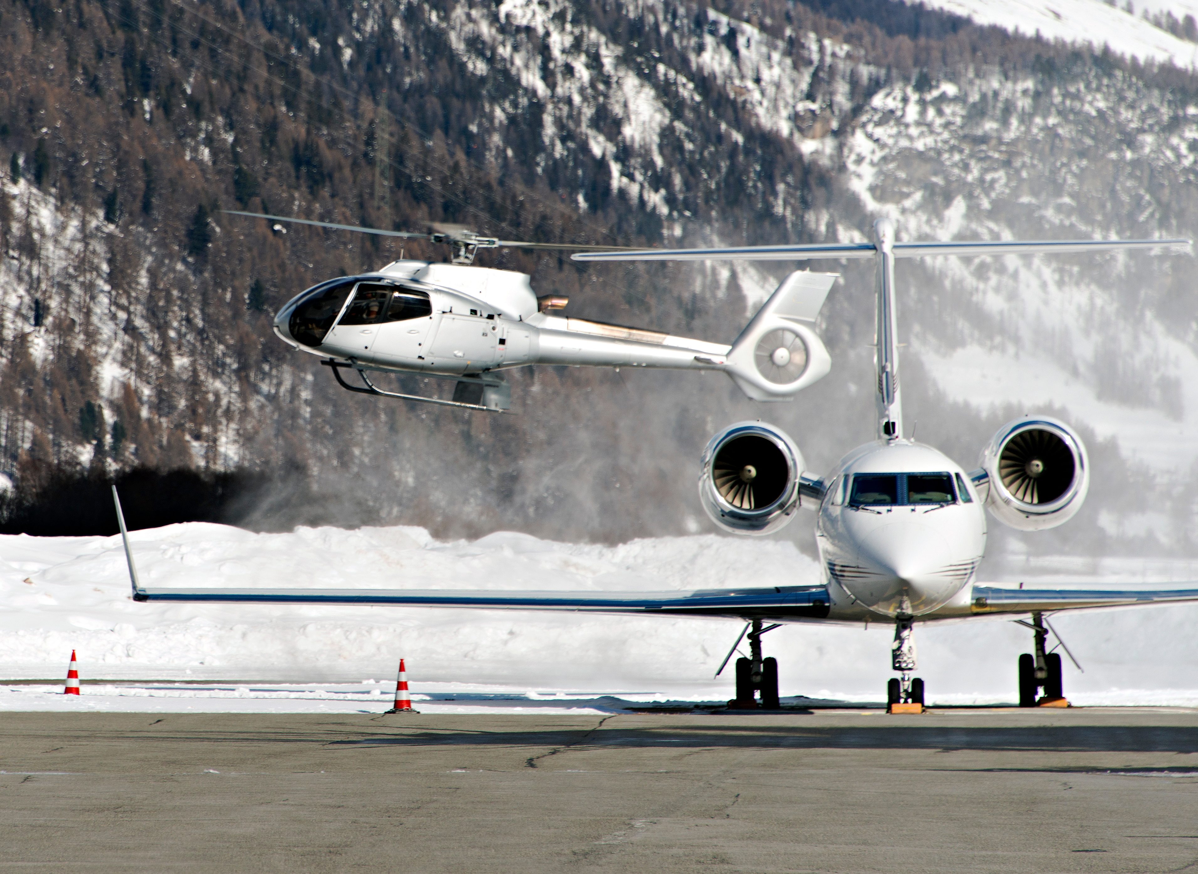 Private Jet / Helicopter Charter
