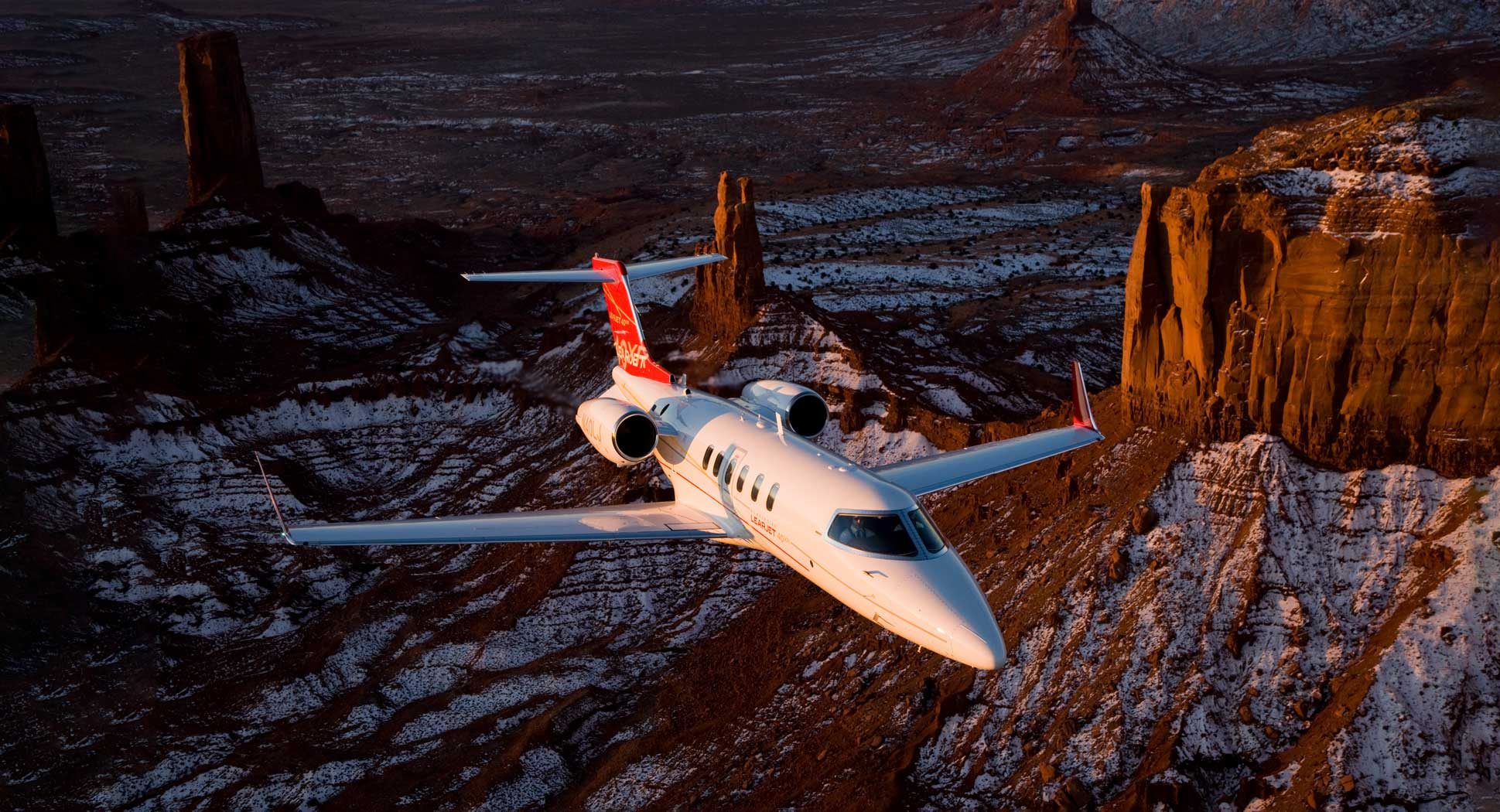 learjet-40-xr-in-flight_1-