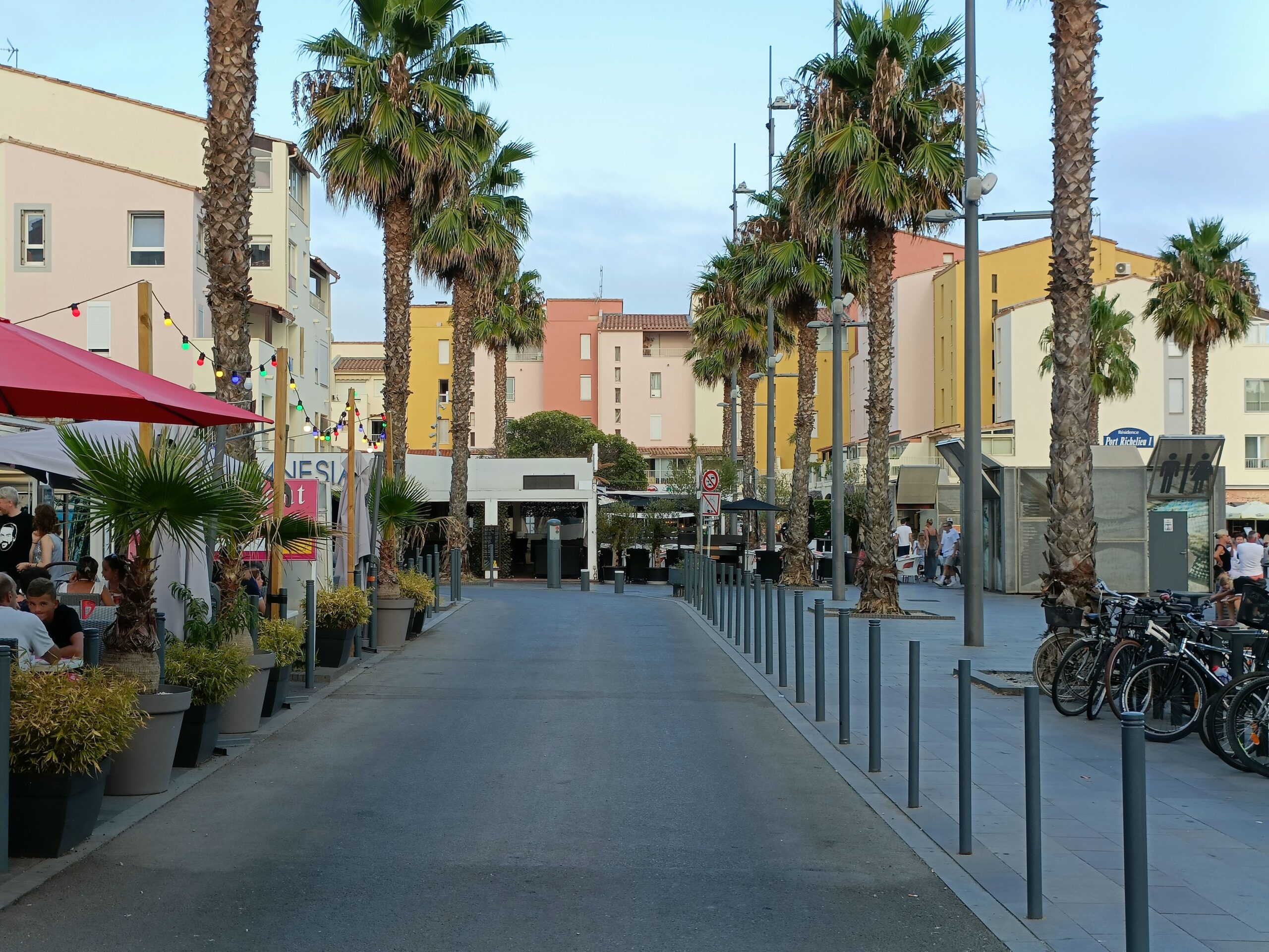 Why Fly Private to Béziers