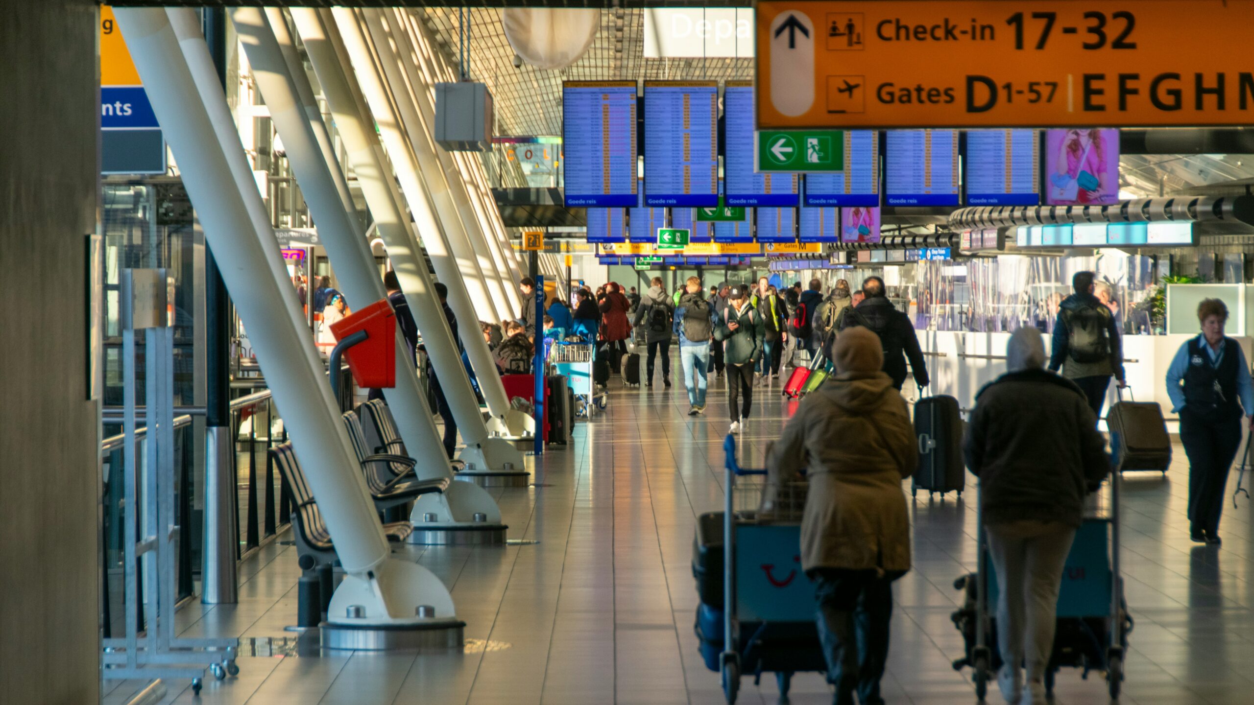Why Charter a Private Jet to Amsterdam