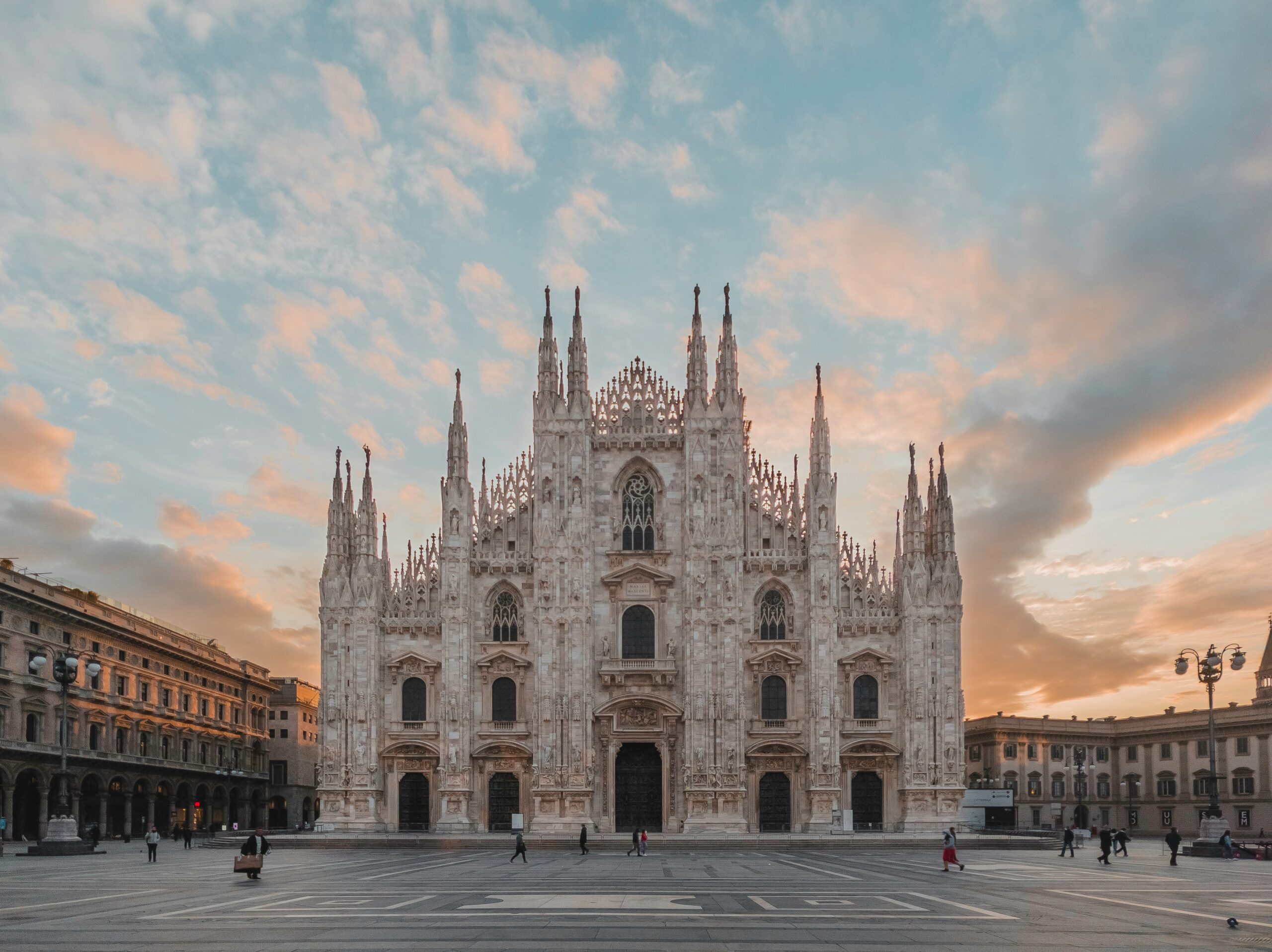 Hire a Private Jet to Milan