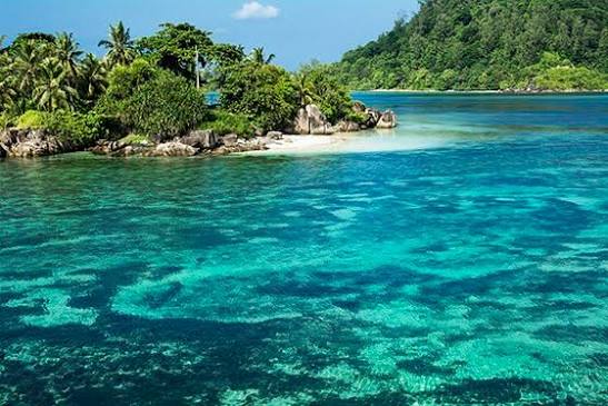 Why Fly Private to Mahé Island?