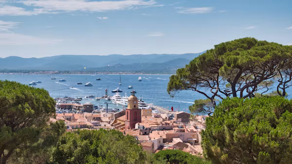 Private Jet Charter to and from Saint-Tropez