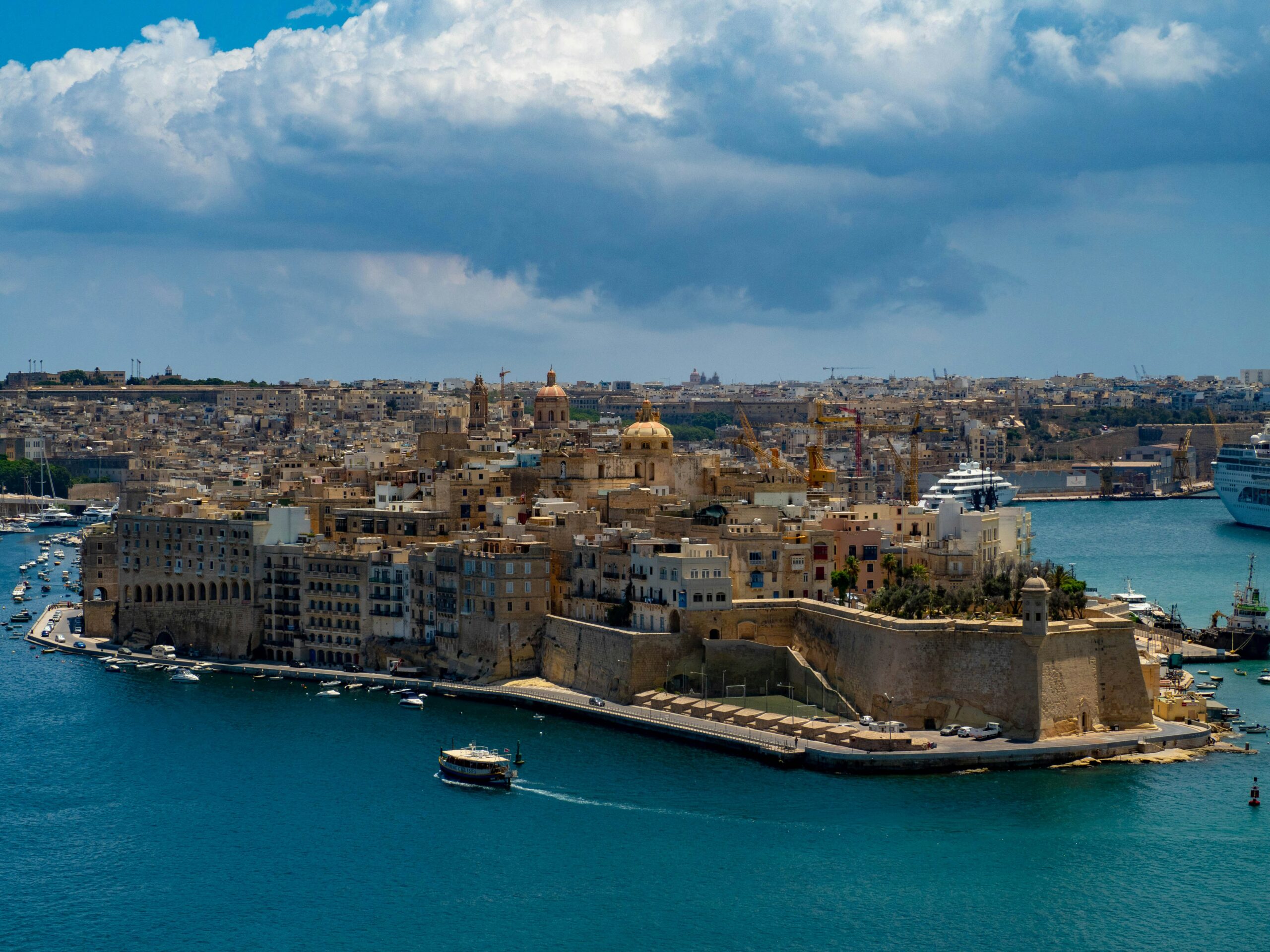 Private Jet Charter to and from Valletta