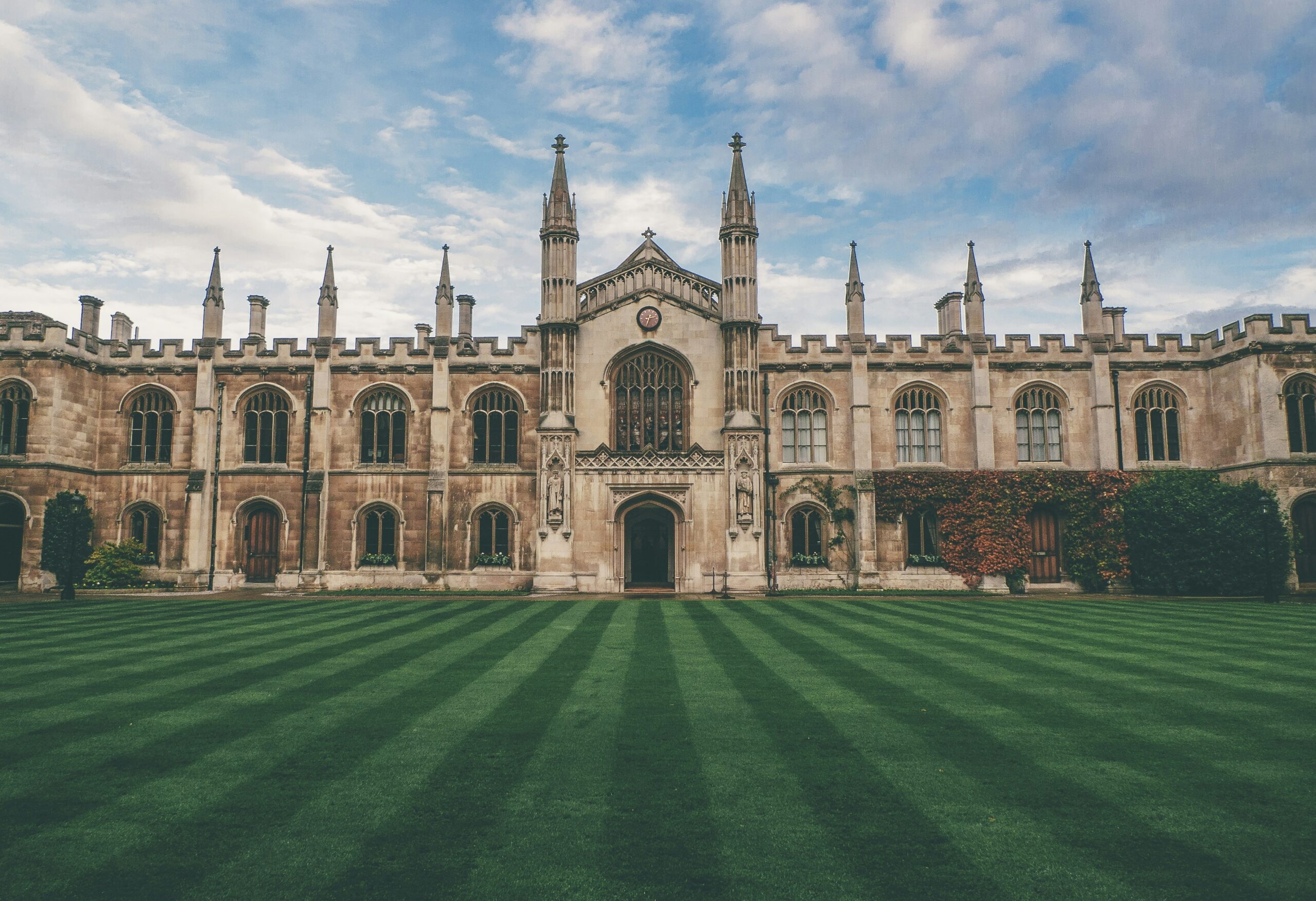 Why Fly Private to Oxford?