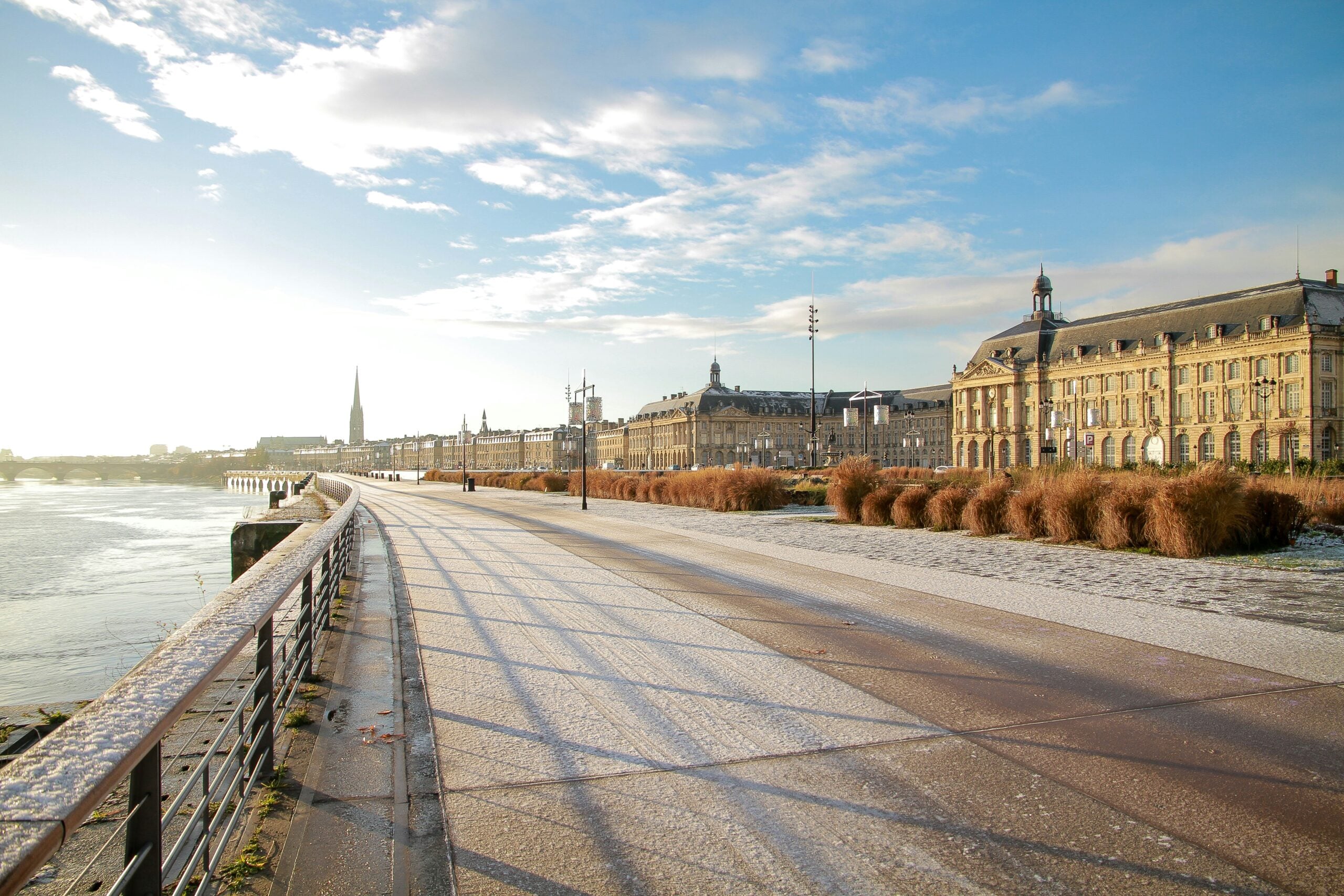 Private Jet Charter to and from Bordeaux
